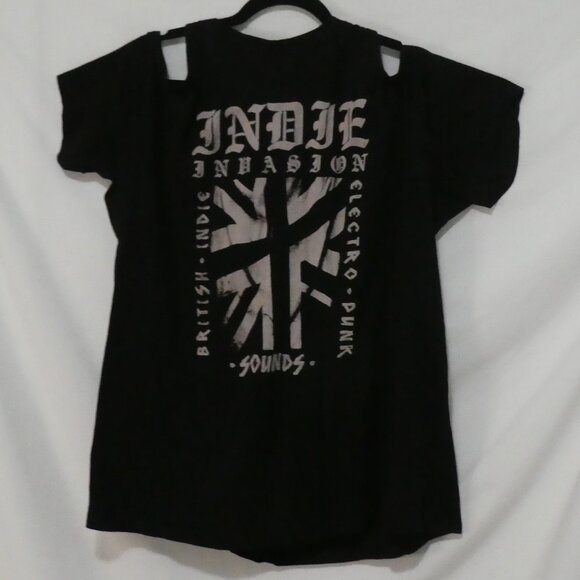 TORRID | size 1 | Black Indie Invasion Graphic T-Shirt | Cold / Cut-Out Shoulder - Picture 2 of 13